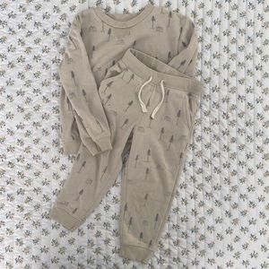Little Co by Lauren Conrad jogger set size 3T
